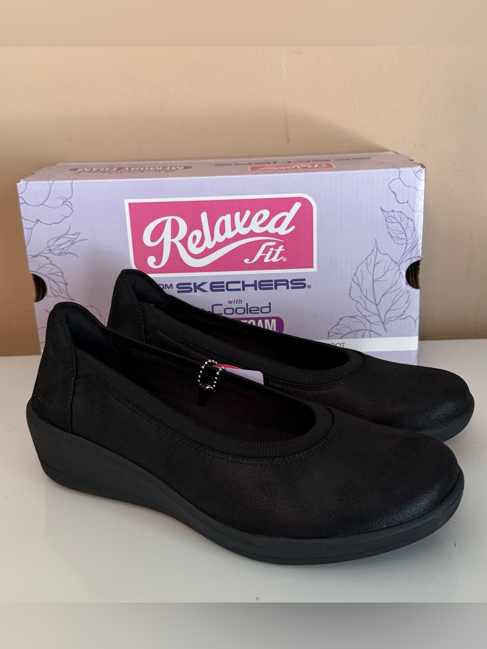 WOMEN'S SKECHERS 7.5 BLACK NEWPORT WEDGE RELAXED FIT AIR-COOLED MEMORY FOAM NWB